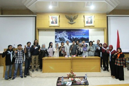 Talkshow Everest Seven Summiter Indonesia di Unand