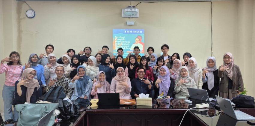Seminar “Strategi Creative Marketing & Manajemen Komunikasi Brand di Era Digital” di Departemen Ilmu Komunikasi Unand