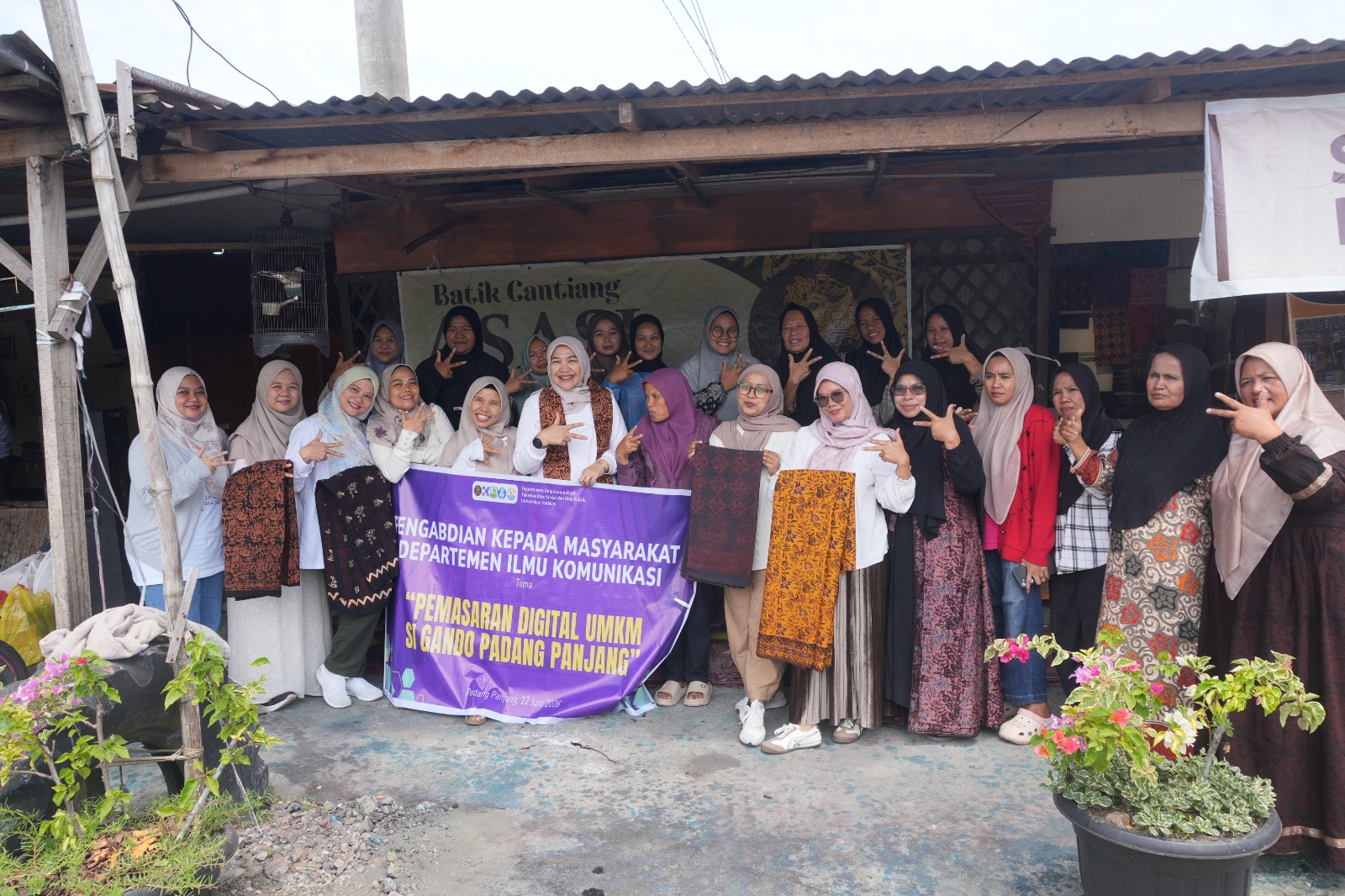 Departemen Ilmu Komunikasi FISIP UNAND Bekali Batik Canting Asasi Ilmu Branding dan Promosi Digital